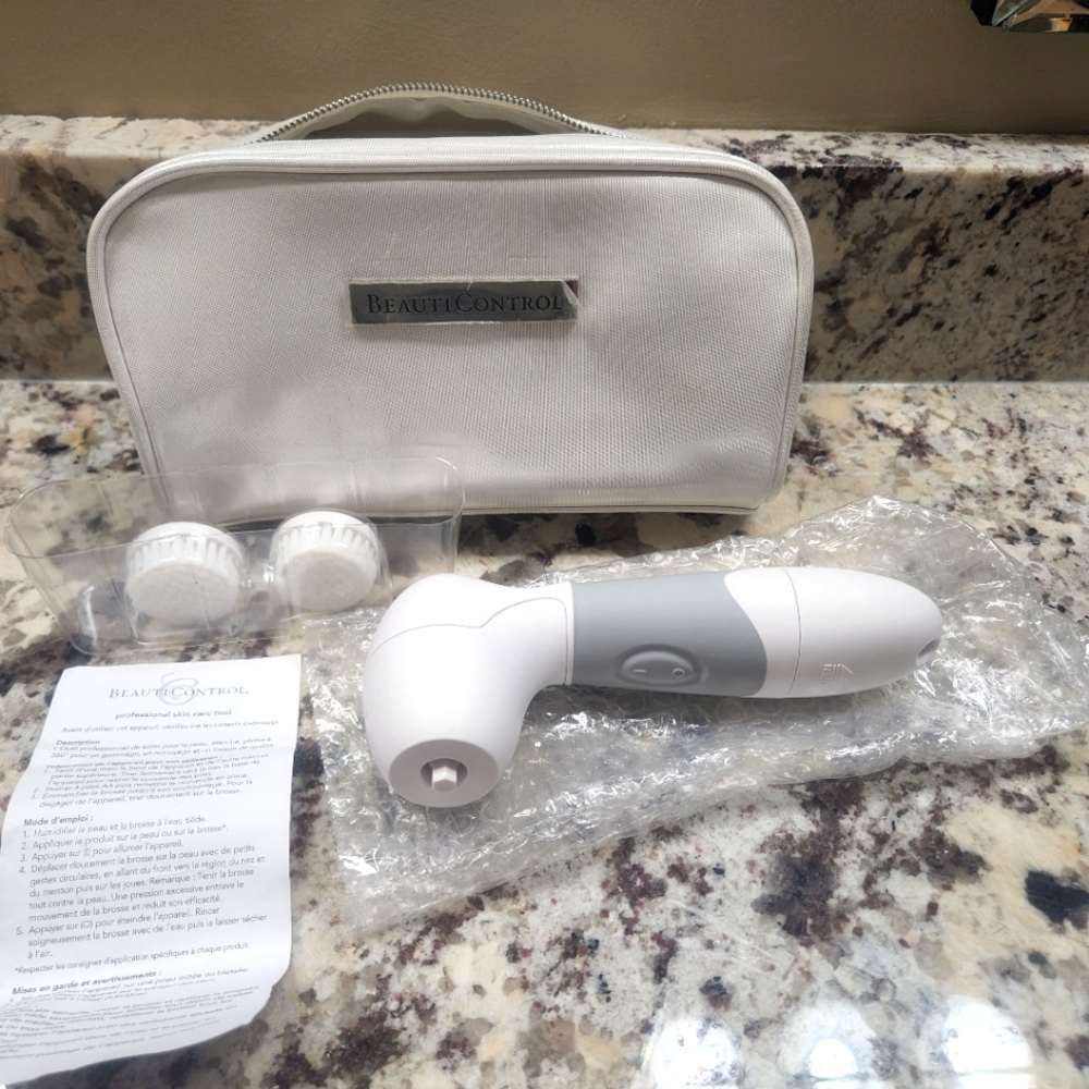 Beauticontrol Skin Care Tool Cleansing Exfoliating Buffer 2 Brushes And Bag